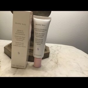 Bronze 607, Medium Coverage Foundation, Normal To Oily Skin, NIB